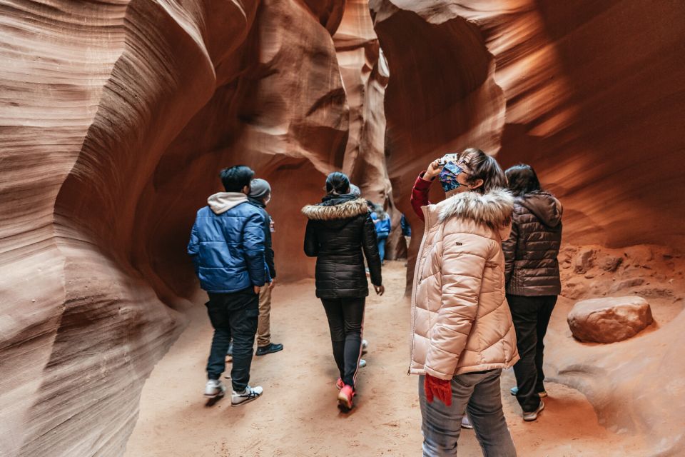 Vegas: Antelope Canyon & Horseshoe Bend Tour at Golden Hour - Visiting Horseshoe Bend