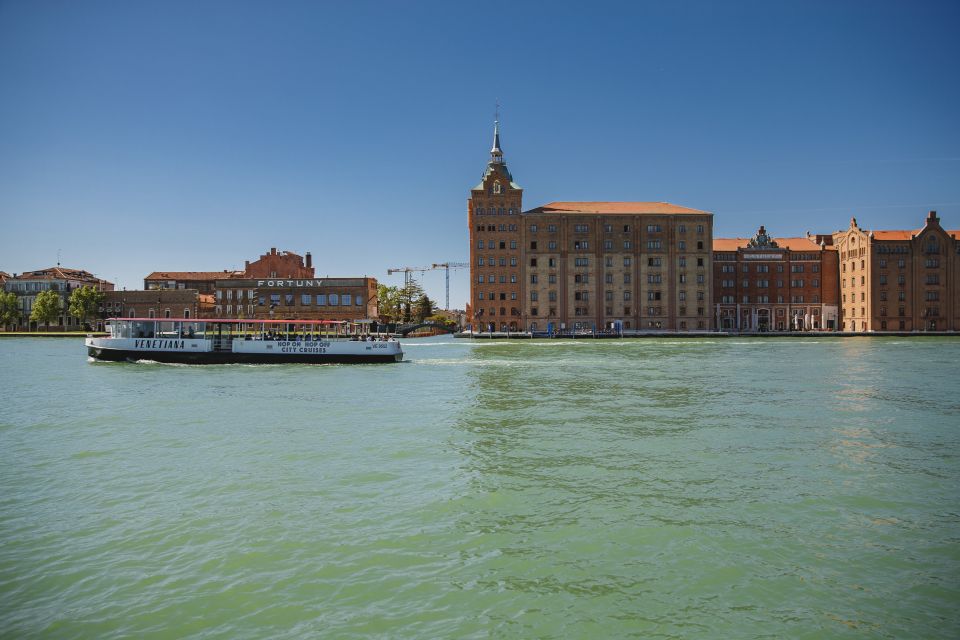 Venice and Murano: Panoramic Boat Tour With Audio Guide - Tips for a Great Experience