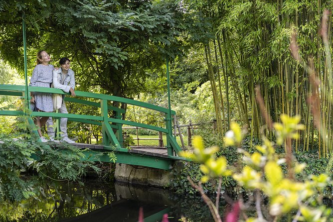 Versailles Palace and Giverny Monet House Guided Visit With Lunch From Paris - Travel Tips for a Smooth Visit