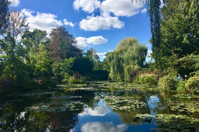 Versailles Palace & Giverny Private Guided Tour With Lunch - Priority Access - Experience at Versailles