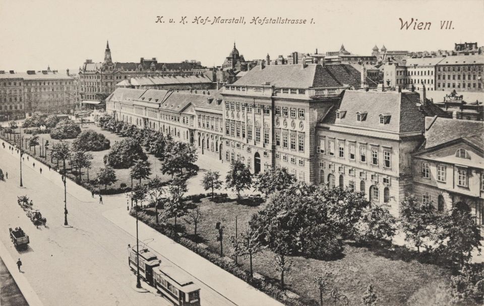 Vienna: Guided Tour of Fischer Von Erlachs Stables - Insights on Carriage Transportation