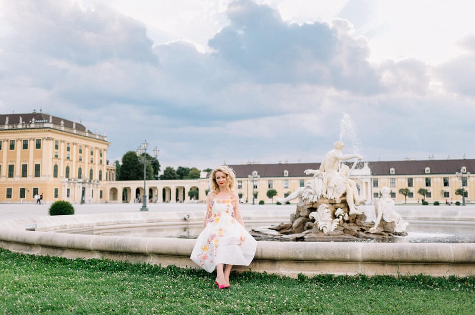 Vienna: Private Schönbrunn Gardens Photoshoot - Accessibility Features