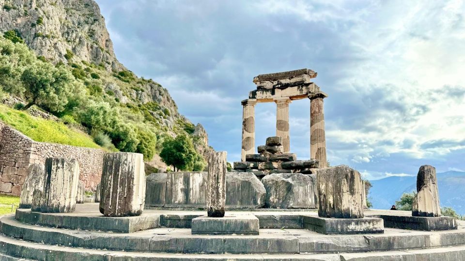 Visit Thermopylae & Delphi Navel of Earth Private Tour 8H - Frequently Asked Questions