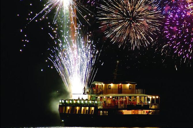 Wave Dancer Fireworks Night Cruise - Onboard Entertainment Details