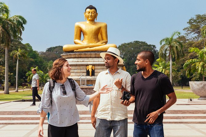 Withlocals Highlights & Hidden Gems: Best of Colombo Private Tour - Private Tour and Personalized Experience