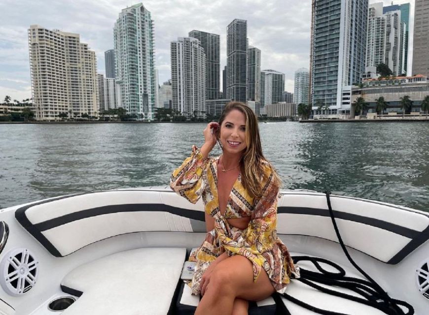 1 Hour Miami Private Boat Ride With Champagne and Captain - Captain and Champagne