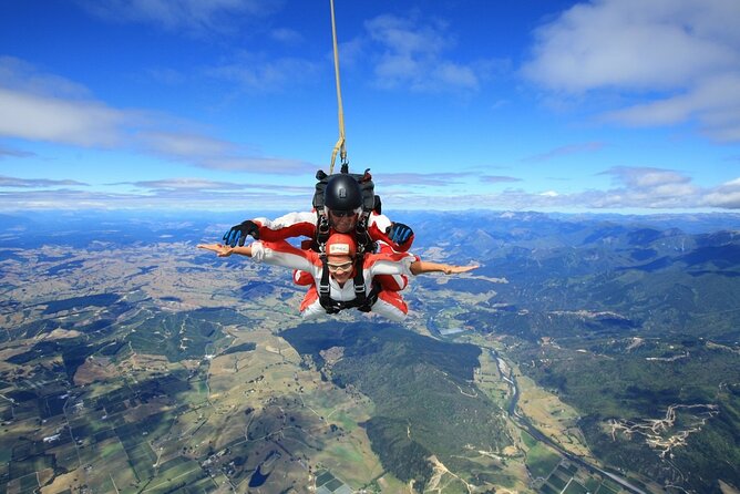 18,000ft Tandem Skydive Over Abel Tasman - Unique Views and Attractions