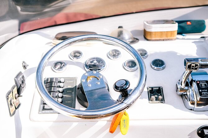 2 Hours Private and Guided Cruise on Lake Como by Motorboat - Booking Information