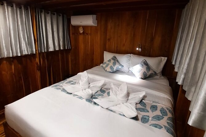 3Days Komodo Tour by Private Boat for 8 Pax - Contact and Pickup Details