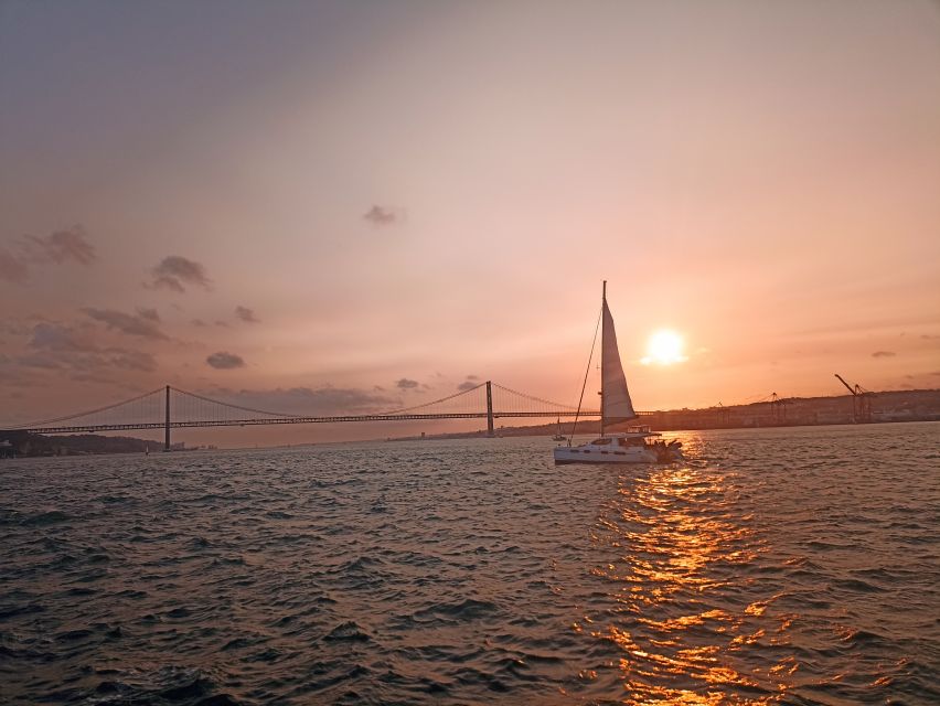 4h Private Sailing in Lisbon: Exclusive Offer! - Experienced Crew and Amenities