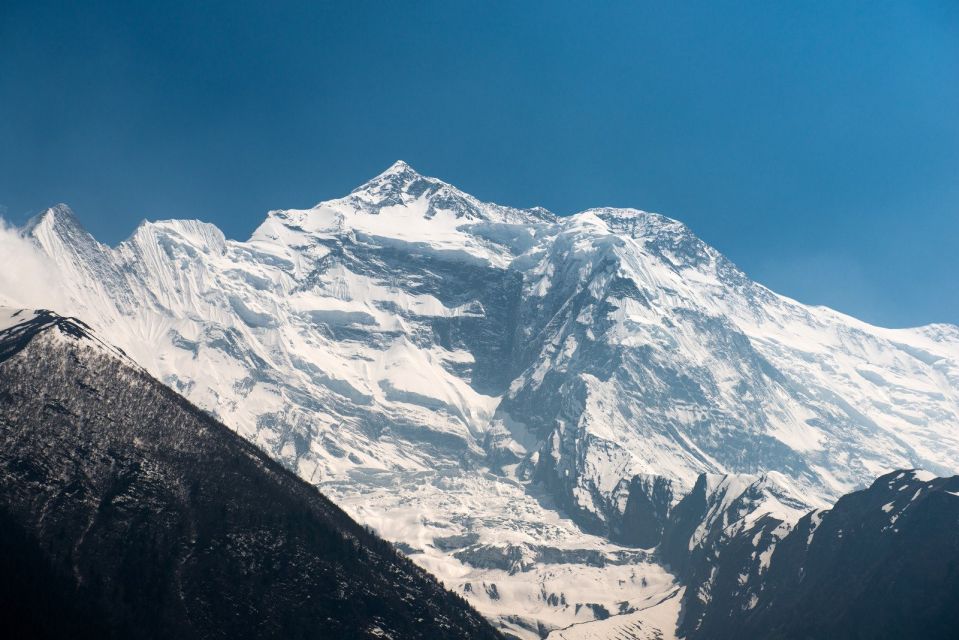 Annapurna Circuit Trek - 12 Days - Participant Restrictions