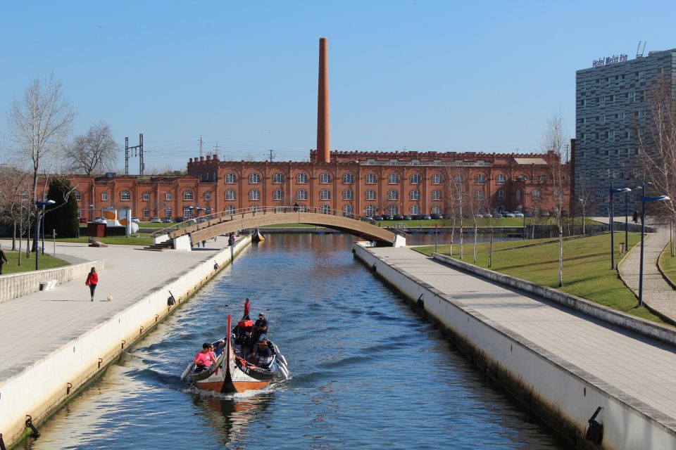 Aveiro: Private Walking Tour in the City and Moliceiro Boat - Frequently Asked Questions