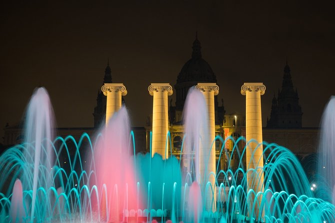 Barcelona Best Views: Old Town, Cable Car, Montjuic Castle & Magic Fountain Show - Meeting Point and Pickup Logistics