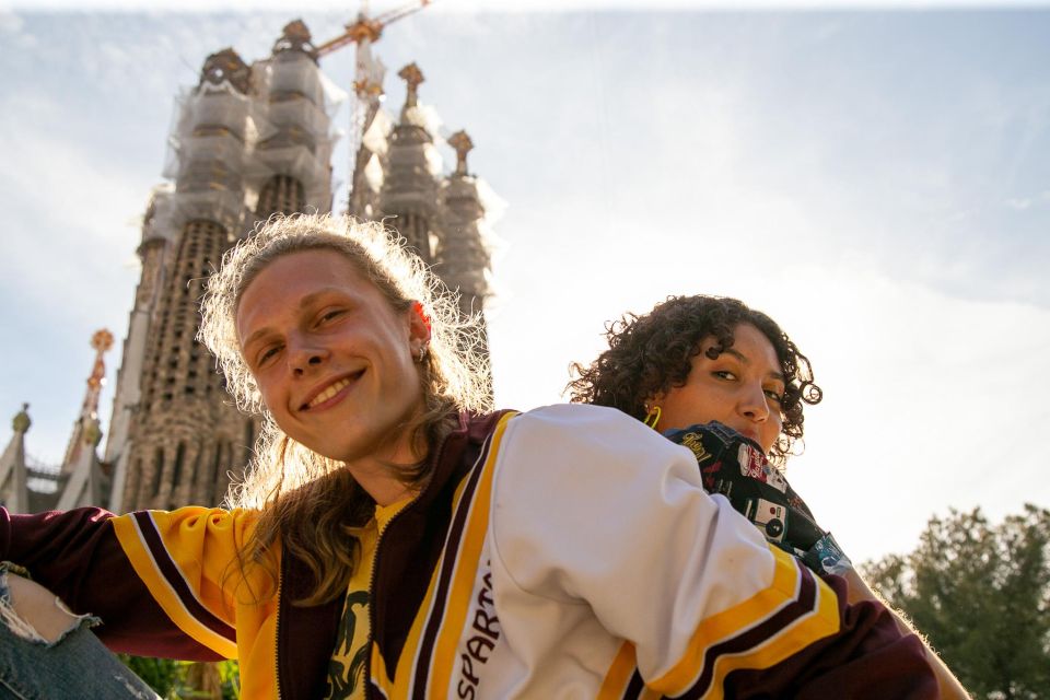 Barcelona: Photographic Madness at the Sagrada Familia - Meeting Point and Transportation