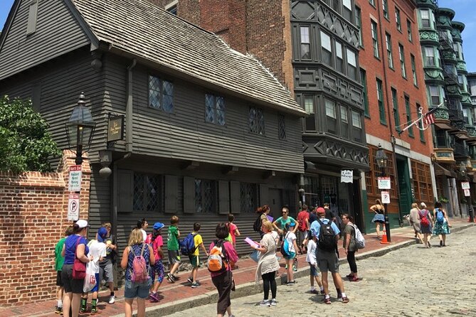 Boston Seafood Lovers Food & History Walking Tour - Tour Accessibility Features