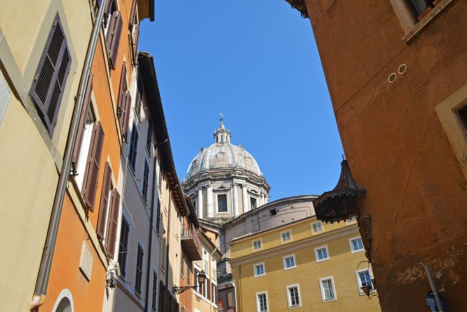 Campo De' Fiori Market and Trevi Fountain Food and Wine Tour in Rome - Group Size and Accommodations