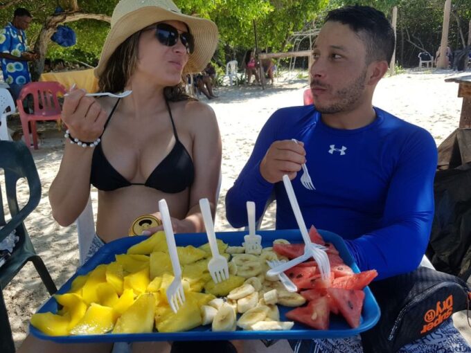 Cartagena: 5-Island Trip by Boat With Lunch and Snorkeling - Customer Feedback