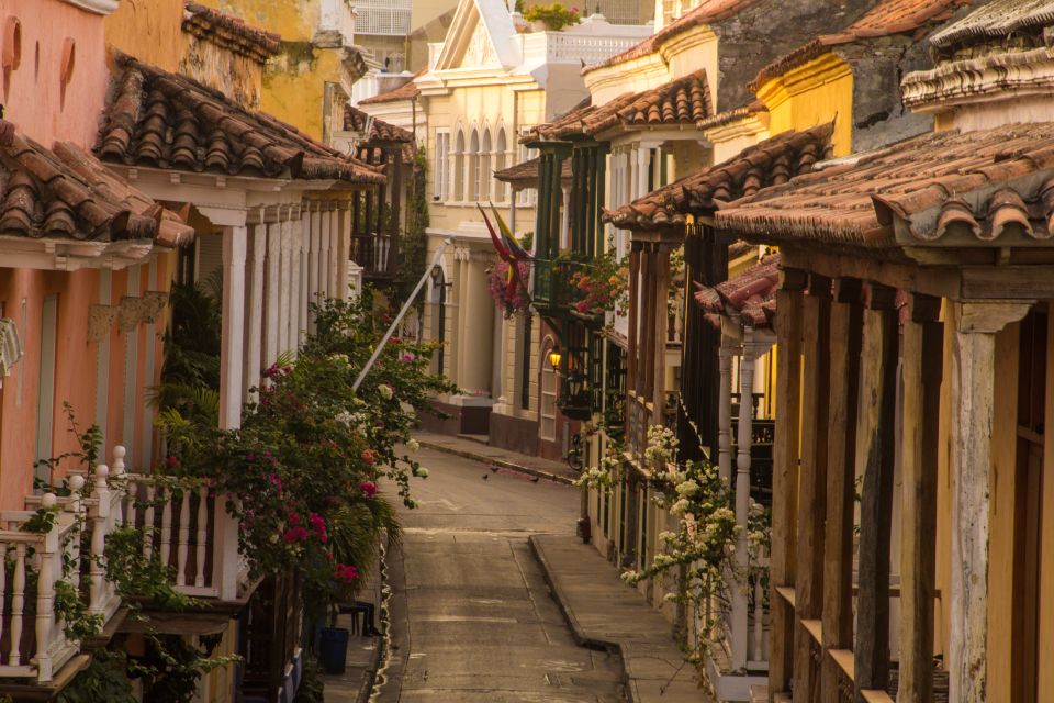 Cartagena: Old City Guided Walking Tour - What to Bring