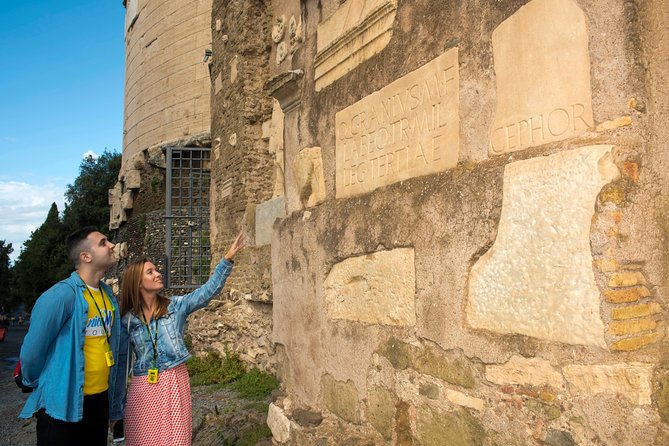 Catacombs and Roman Countryside Half-Day Walking Tour - Visiting the Catacombs