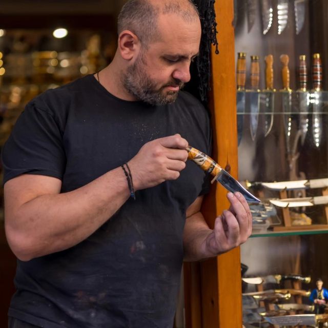 Chania Old Town: Artisans & Sightseeing Walking Tour - Engaging With Artisans