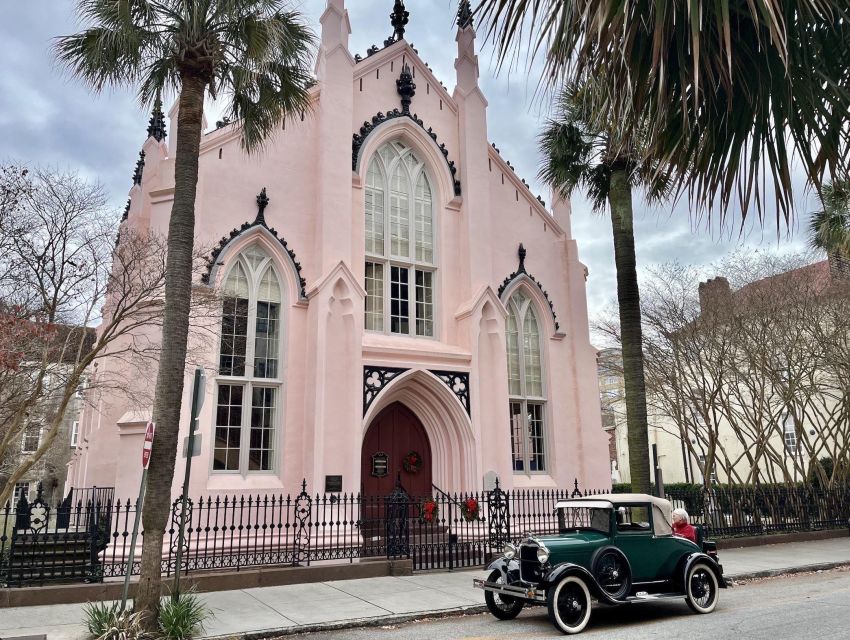 Charleston: History and Architecture Guided Walking Tour - Discovering Secret Alleys and Corridors