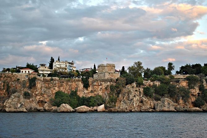 City Tour of ANTALYA With Boat 1 Hours. (The Place to Be Seen) - Traveler Capacity