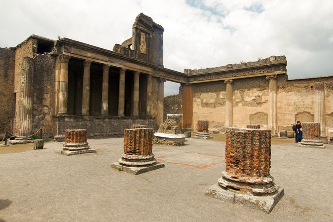 Complete Pompeii Skip the Line Tour With Archaeologist Guide - Small-Group Experience