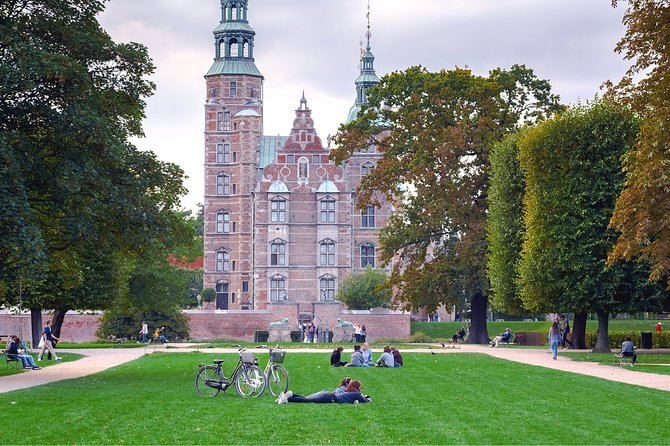 Copenhagen Private Full Day Tour With Lunch & Gastro Experience - Tasting Stop 2: Danish Pastry