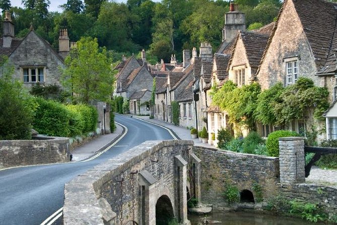 Cotswolds Tour From London With 2 Course Lunch - Enjoying a 2-Course Lunch