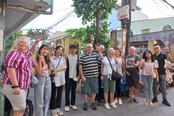 Da Nang by Night: Seafood Dinner, Night Market and Cruise Trip - Meeting Point and Pickup