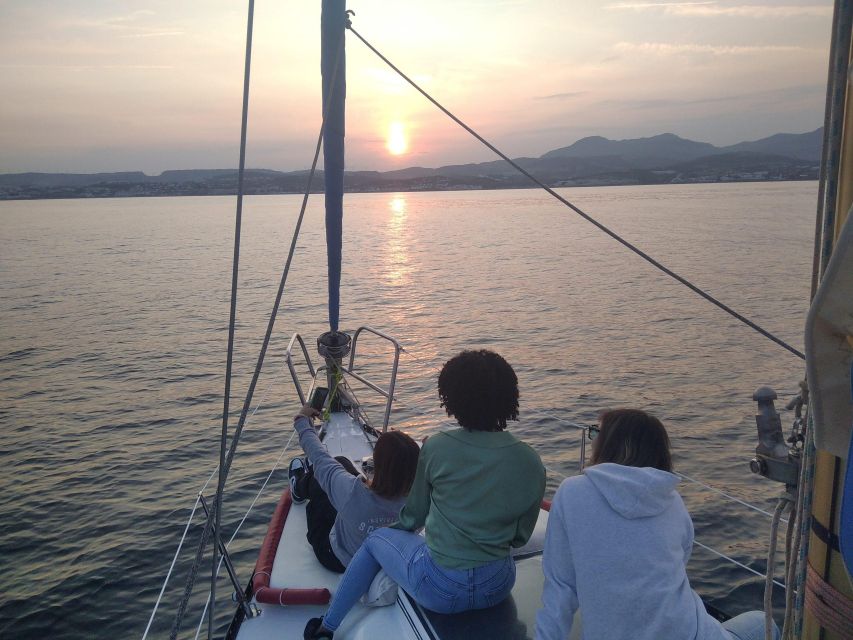 Estepona Sailing Experience: Boat Tour With Drinks & Picnic - Language Options