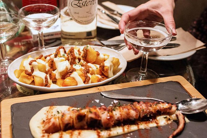 Food, Wine & History Tour With La Boqueria Market in Barcelona - Sampling Cava and Tapas