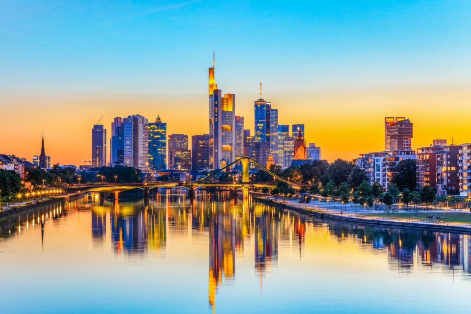 Frankfurt: River Main Sightseeing Cruise With Commentary - Accessibility and Onboard Amenities