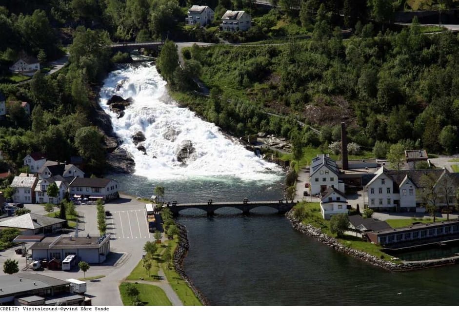 From Hellesylt: The Best of Geiranger Shore Excursion - Meeting Point Information
