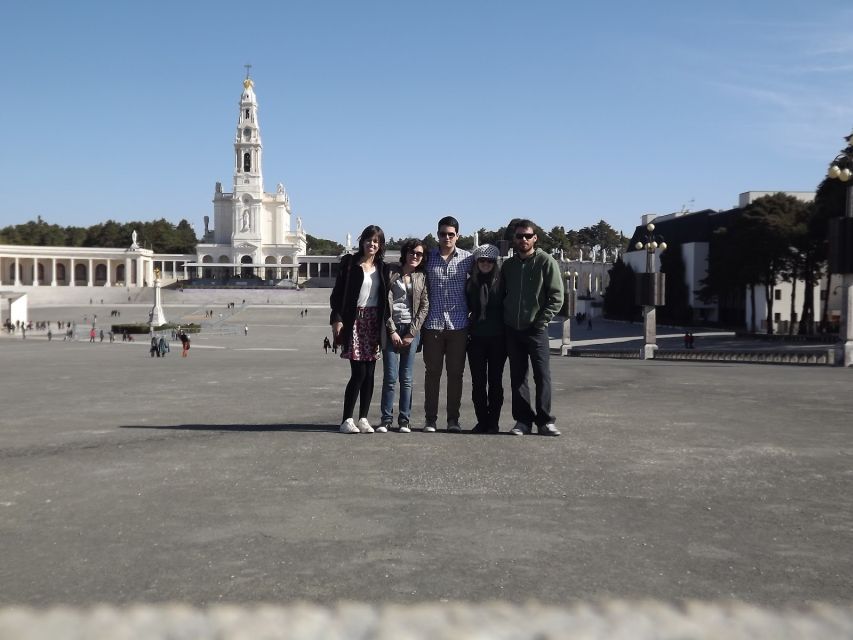 From Lisbon: Fatima, Batalha, Nazare and Obidos Tour - Exploring Batalha Monastery