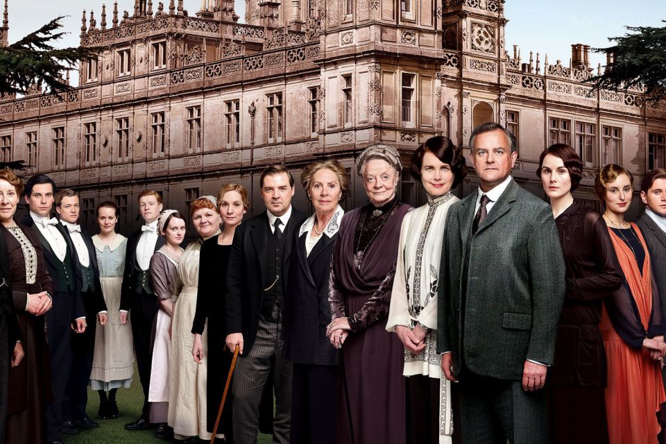 From London: Downton Abbey and Village Coach Tour - Booking Information