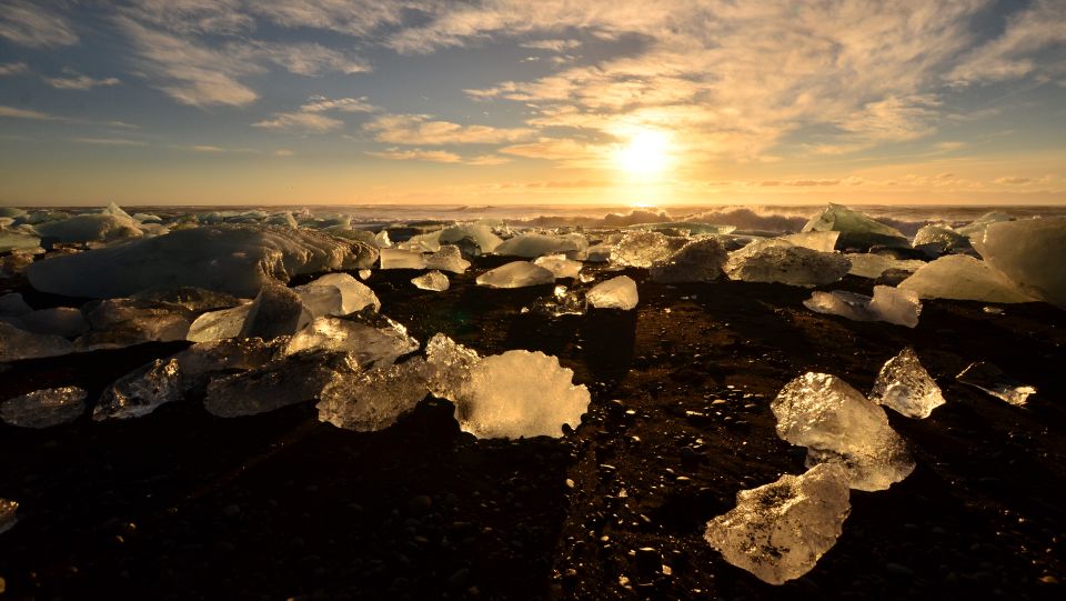 From Reykjavik: Glacier Lagoon Small Group Tour - Food and Drink Options