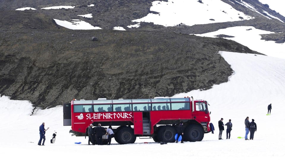 Golden Circle Bus Tour & Glacier by Sleipnir Monster Truck - Participant Guidelines