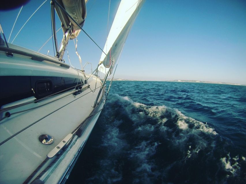 Group Sailing Tour of Lisbon - Languages and Meeting Point