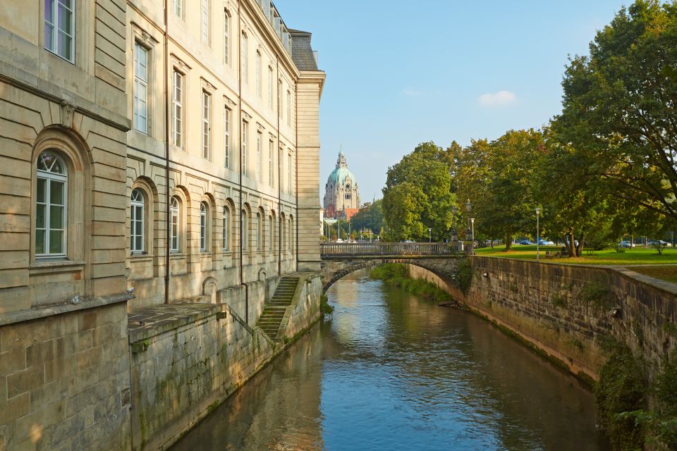 Hannover: Guided Old Town Walking Tour - Tips for a Great Experience