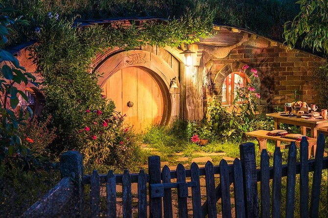 Hobbiton Movie Set Small Group Tour From Auckland - Tips for Travelers