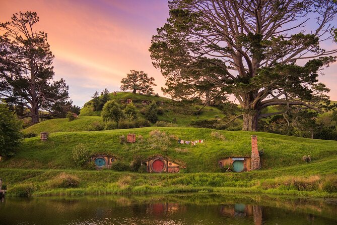 Hobbiton & Rotorua Living Māori Village Private Tour Ex-Auckland - Scenic Views and Surroundings