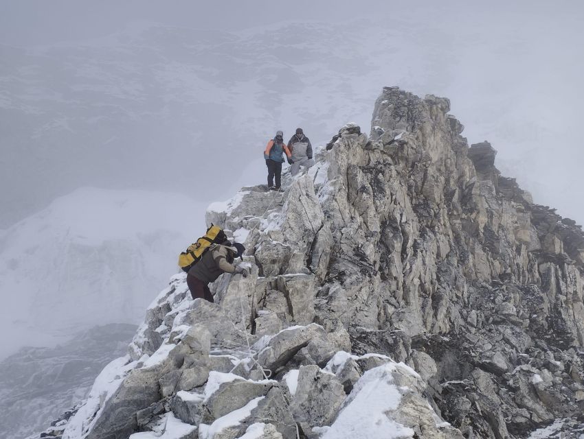 Island Peak Climbing - 13 Days - Restrictions and Suitability