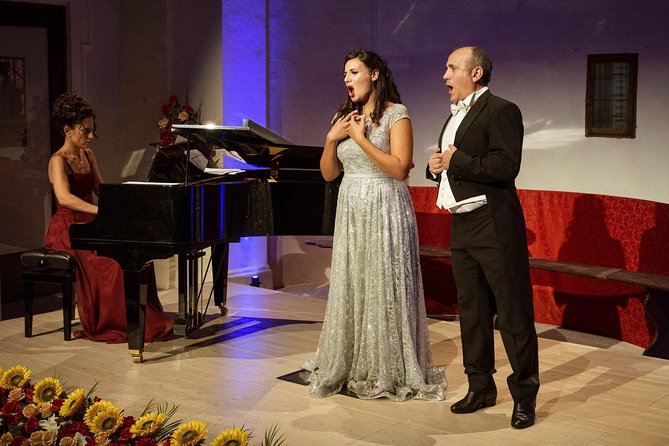 Italian Opera in Siena Experience - Language and Accessibility