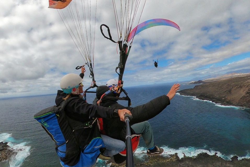 Lanzarote: Tandem Paragliding - Scenic Views