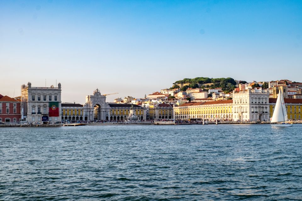 Lisbon: 1 or 2-Hour Cruise Along the Tagus River - Admire Lisbons Views