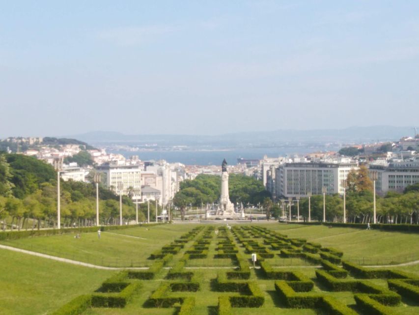 Lisbon Small Group Tour: the City of 7 Hills + King Christ - Indulging in Traditional Pastries