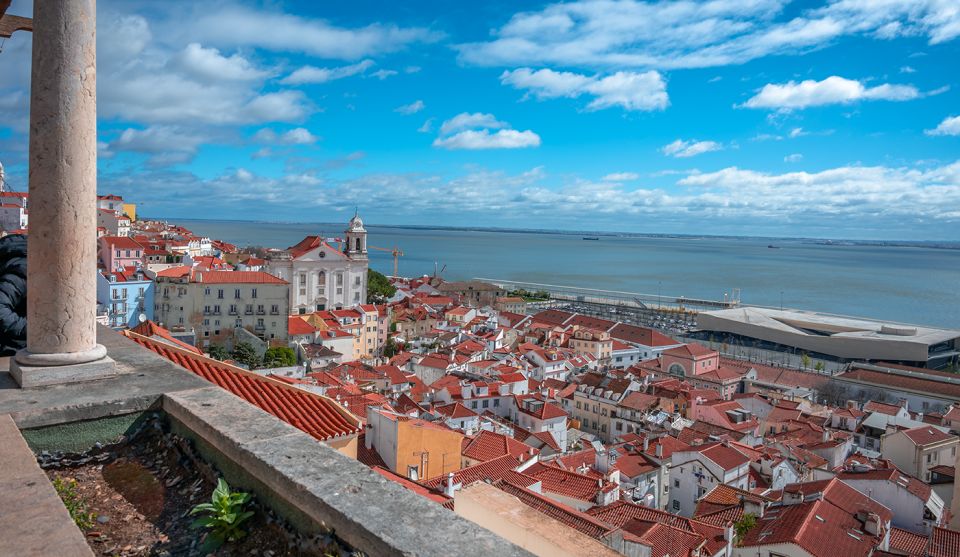 Lisbon: Tuk Tuk City Tour With a Boat Tour in River Tagus - Pickup Location