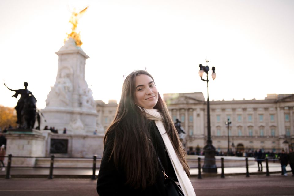 London: Professional Photoshoot Outside Buckingham Palace - Customer Ratings