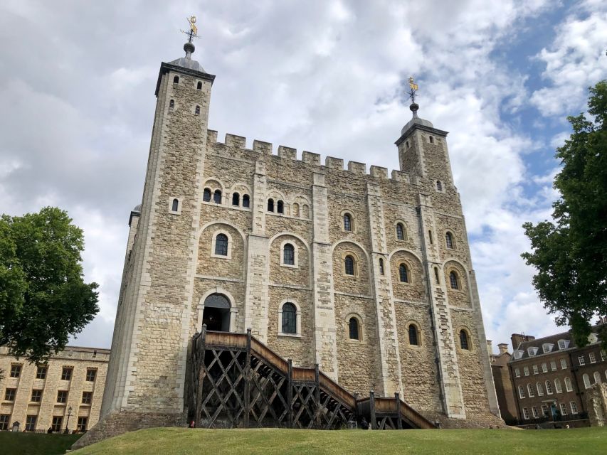 London: Tower of London Opening Ceremony & Westminster Tour - What to Bring